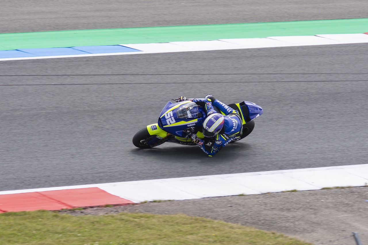 湖人浓眉哥关键封盖力助球队获胜