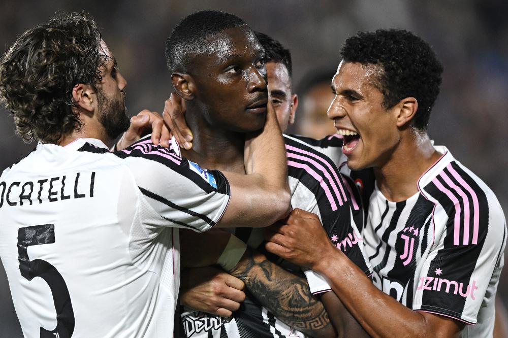 哲科：我们确实踢得很烂，但我们需要球迷支持而不是嘘声