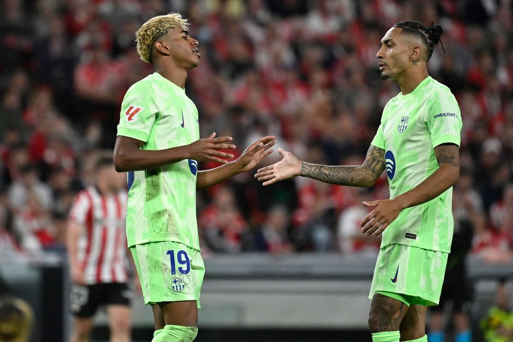 阿姆斯特丹市长：已对阿贾克斯球场燃放烟花一事展开调查